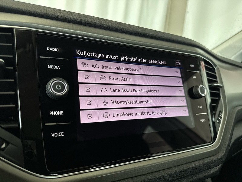 Volkswagen T-Roc vaihtoauto