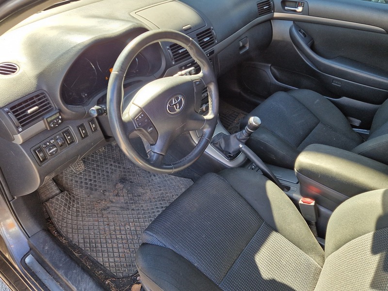 Toyota Avensis vaihtoauto