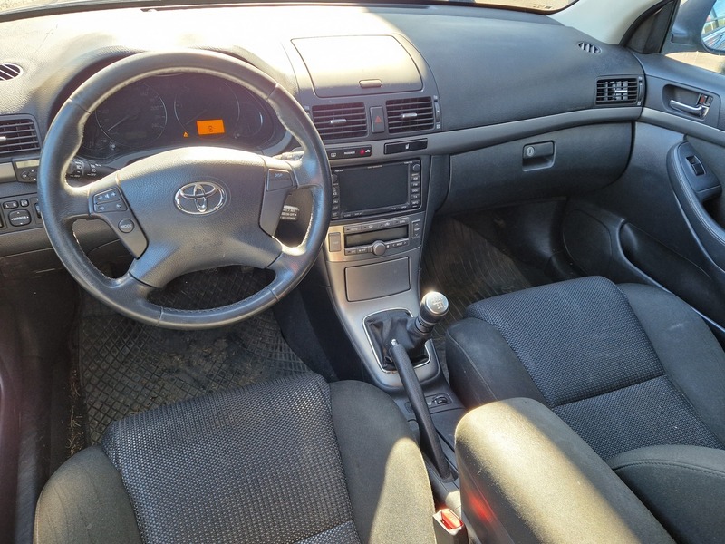 Toyota Avensis vaihtoauto