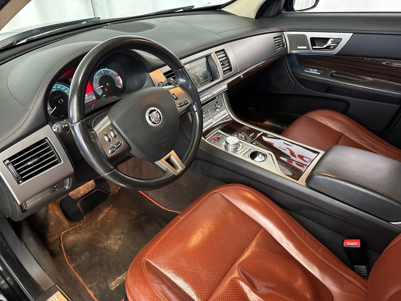 Jaguar XF vaihtoauto