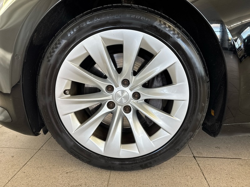 Tesla Model S vaihtoauto