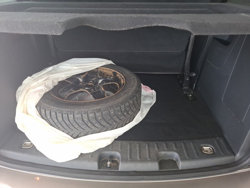 Volkswagen Caddy Maxi vaihtoauto