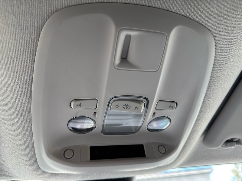 Opel Vivaro vaihtoauto