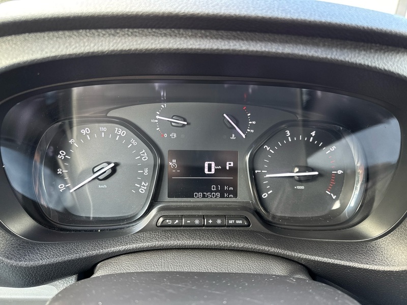 Opel Vivaro vaihtoauto