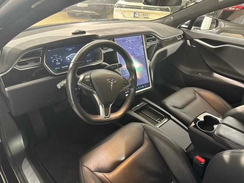 Tesla Model S vaihtoauto