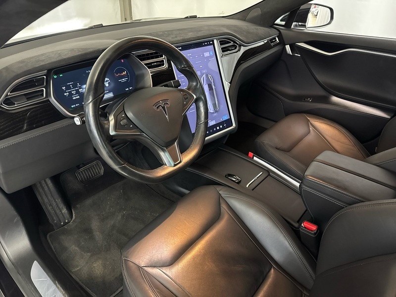 Tesla Model S vaihtoauto