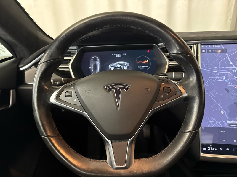 Tesla Model S vaihtoauto