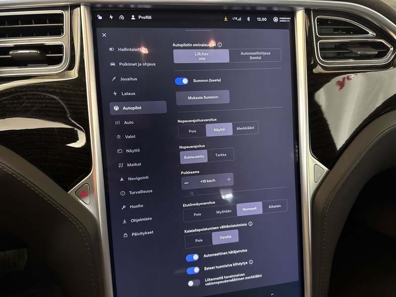 Tesla Model S vaihtoauto