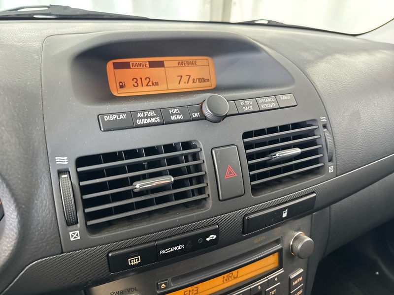 Toyota Avensis vaihtoauto