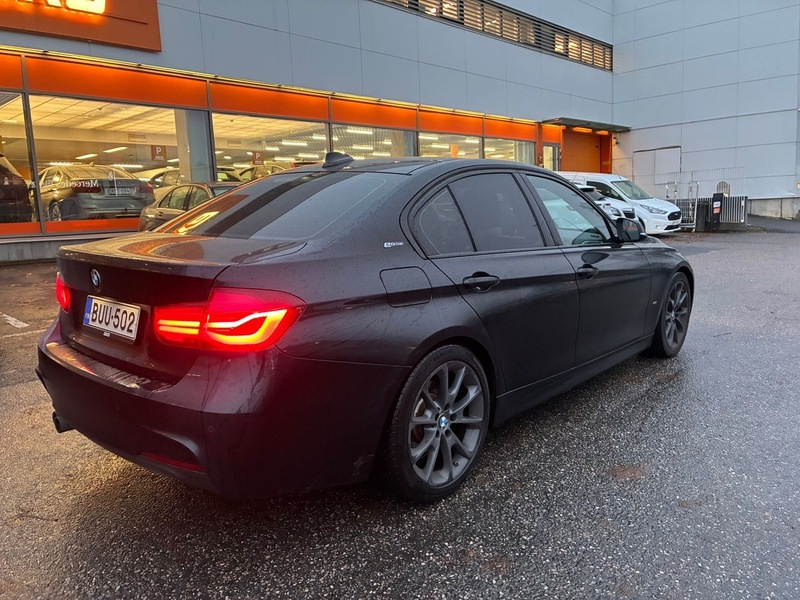 BMW 330 vaihtoauto