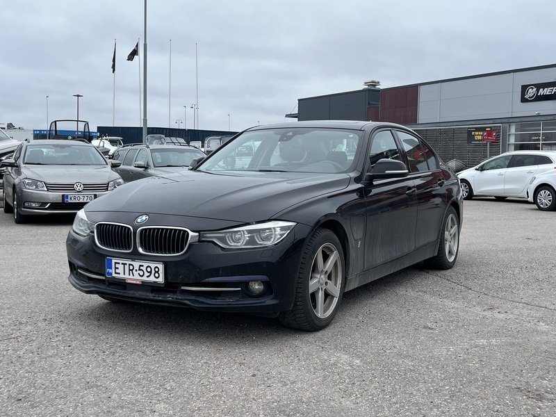 BMW 330 vaihtoauto