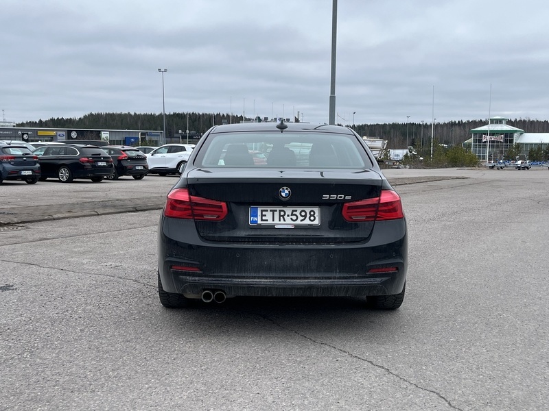 BMW 330 vaihtoauto