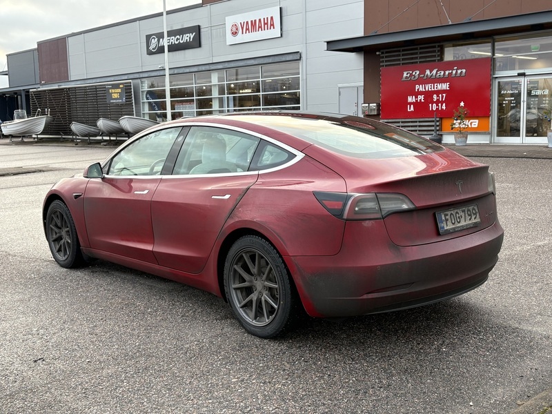 Tesla Model 3 vaihtoauto