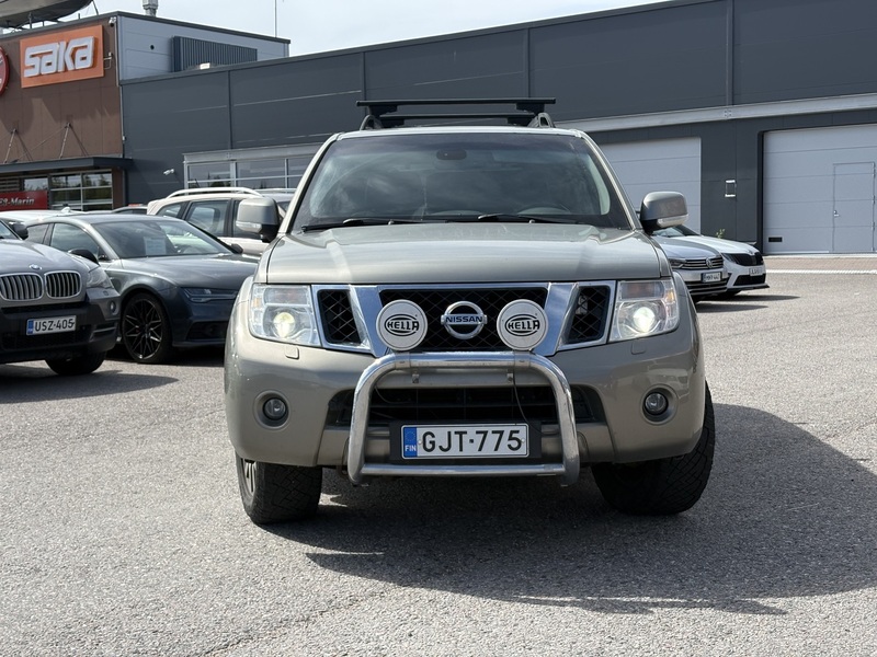 Nissan Pathfinder vaihtoauto