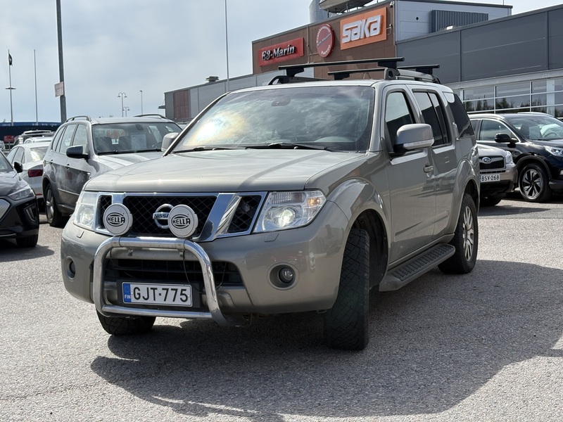 Nissan Pathfinder vaihtoauto