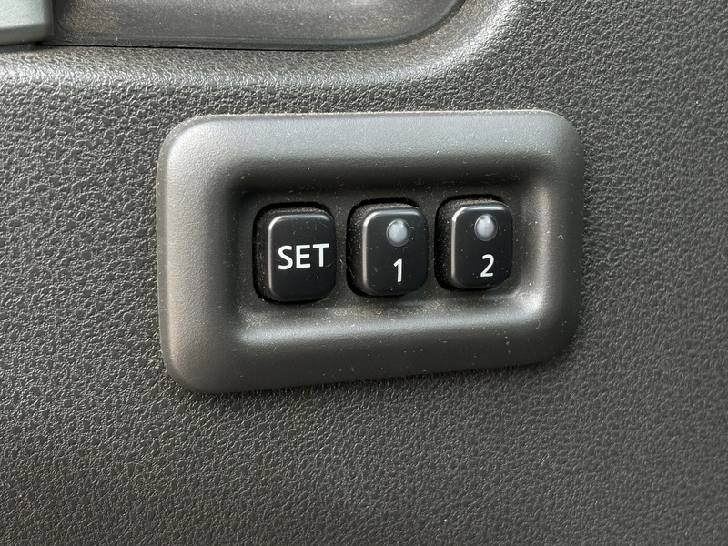 Nissan Pathfinder vaihtoauto