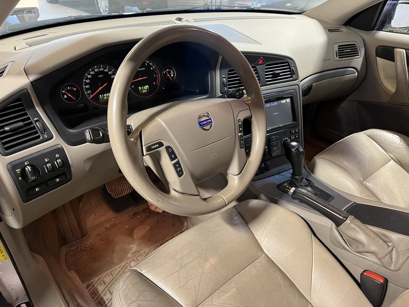 Volvo V70 vaihtoauto