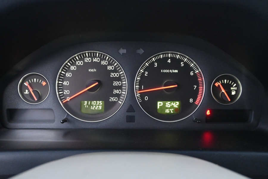 Volvo V70 vaihtoauto