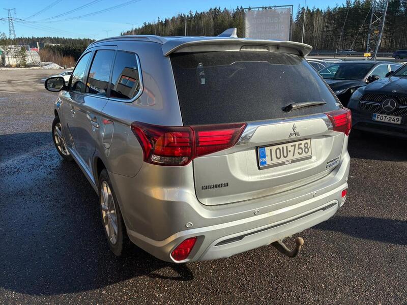 Mitsubishi Outlander PHEV vaihtoauto