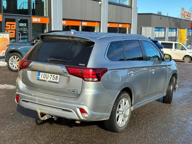 Mitsubishi Outlander PHEV vaihtoauto