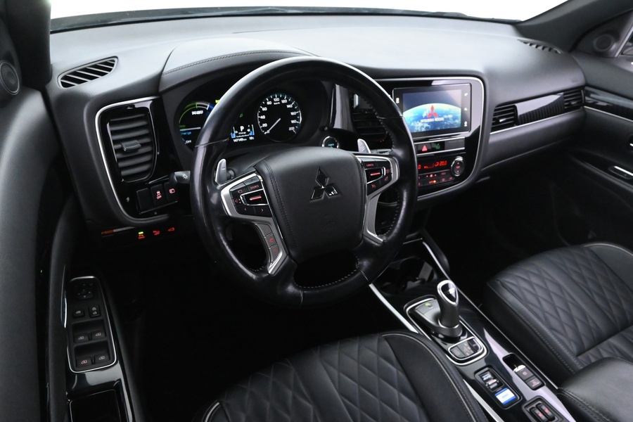 Mitsubishi Outlander PHEV vaihtoauto