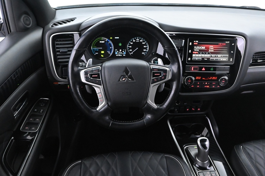 Mitsubishi Outlander PHEV vaihtoauto