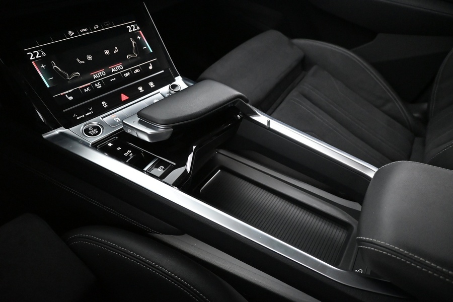 Audi Q8 e-tron vaihtoauto