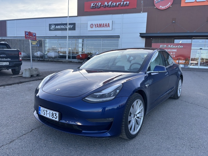 Tesla Model 3 vaihtoauto