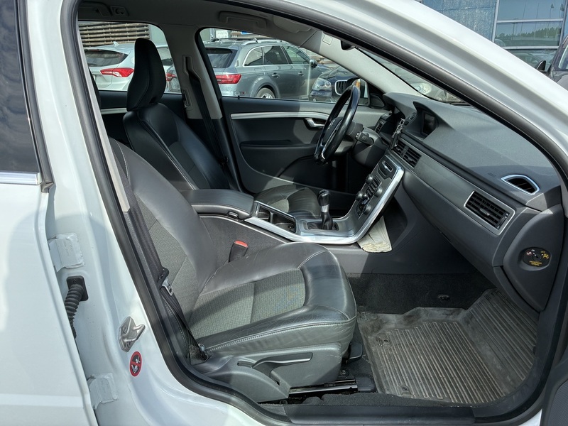 Volvo V70 vaihtoauto