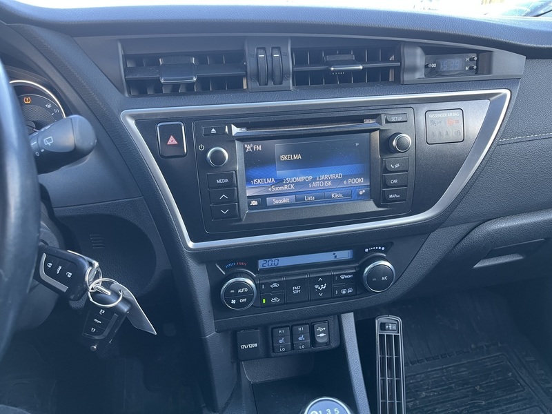 Toyota Auris vaihtoauto