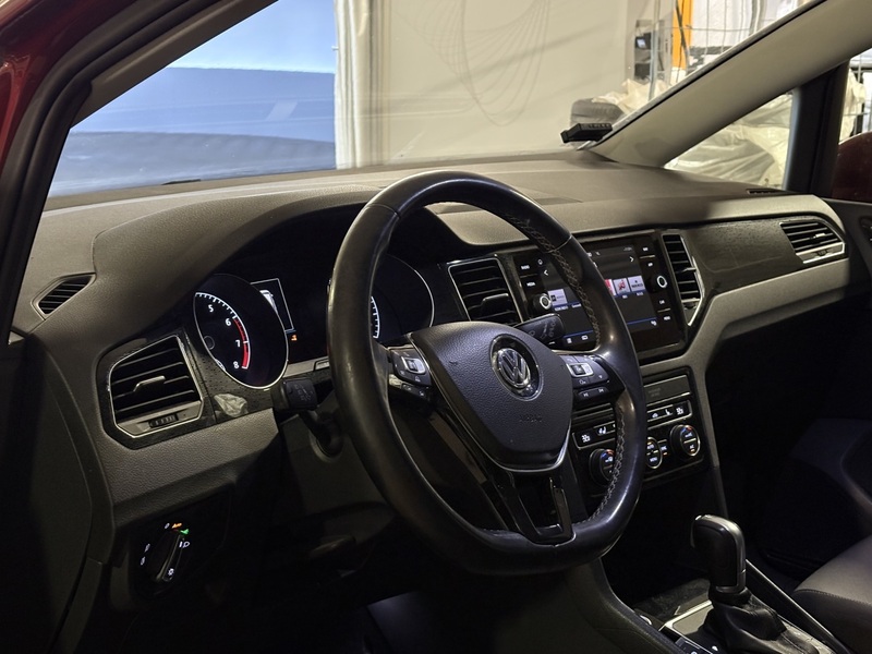 Volkswagen Golf Sportsvan vaihtoauto