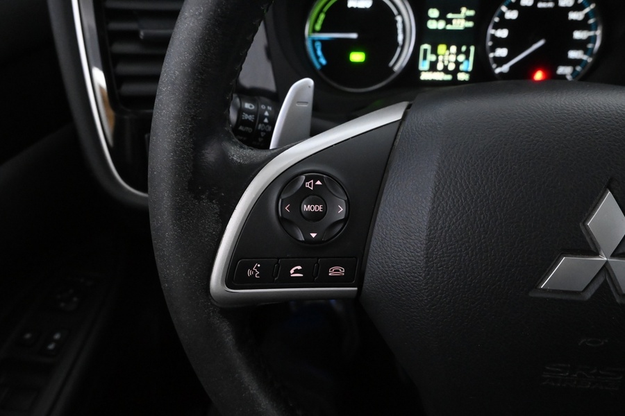 Mitsubishi Outlander PHEV vaihtoauto