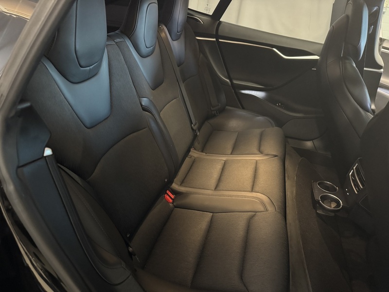 Tesla Model S vaihtoauto