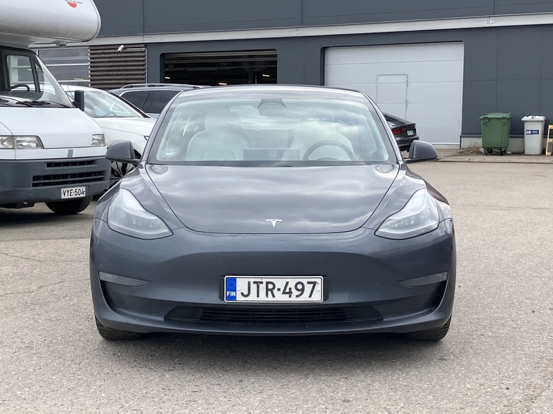 Tesla Model 3 vaihtoauto