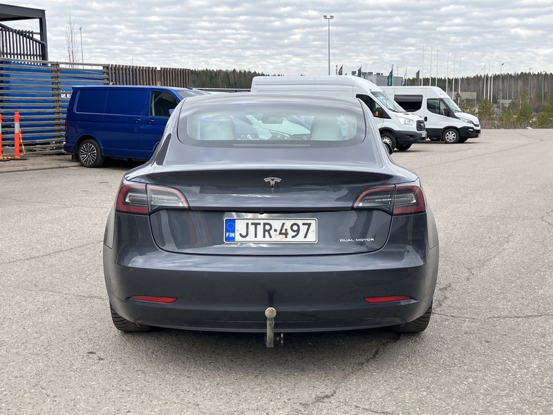 Tesla Model 3 vaihtoauto