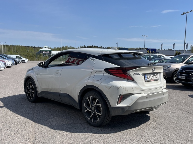 Toyota C-HR vaihtoauto