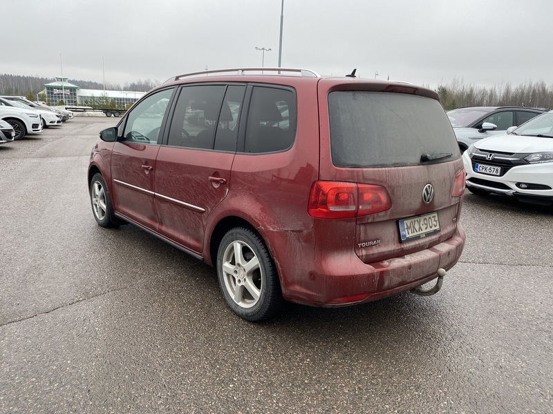 Volkswagen Touran vaihtoauto