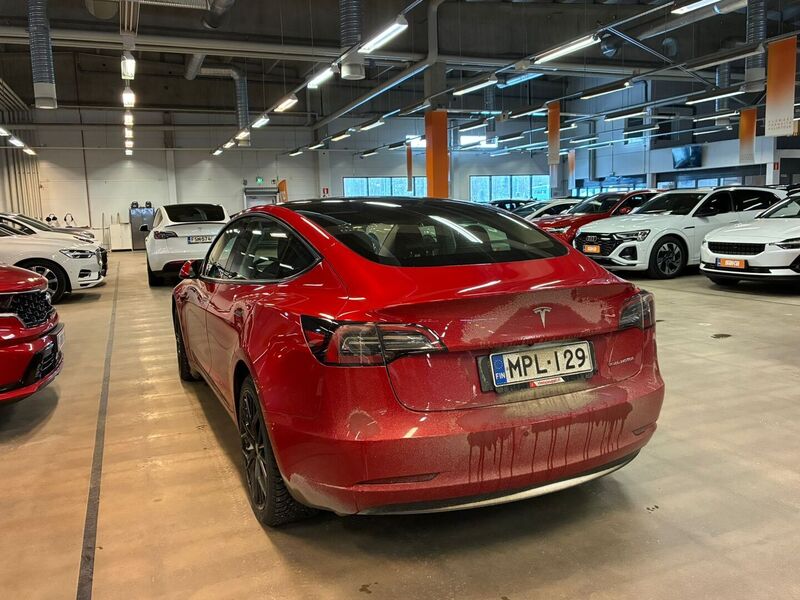 Tesla Model 3 vaihtoauto