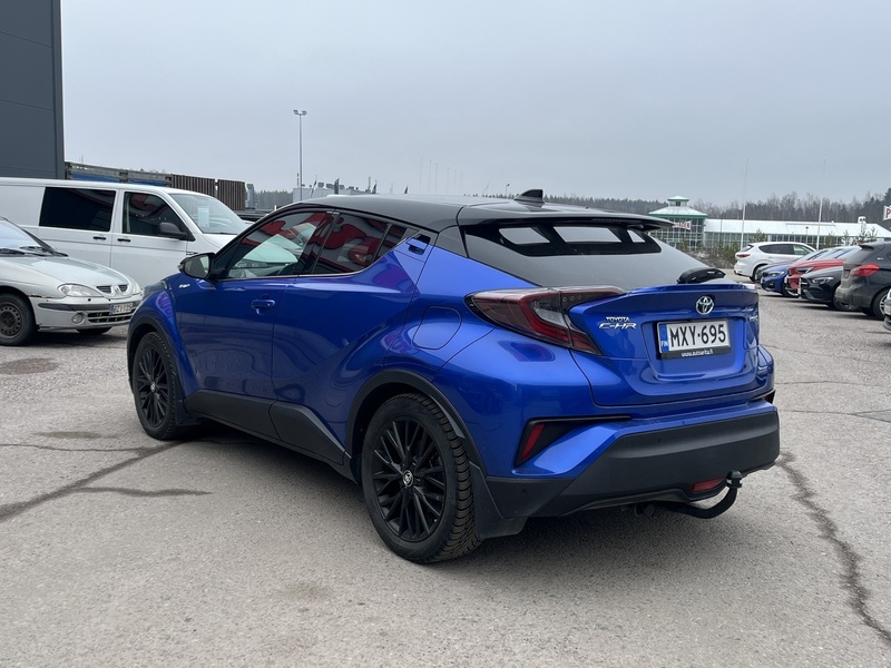 Toyota C-HR vaihtoauto