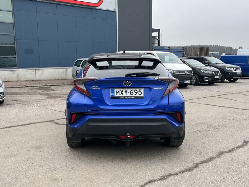 Toyota C-HR vaihtoauto