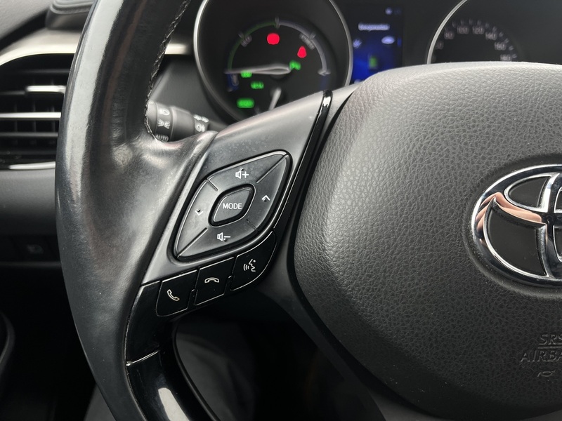 Toyota C-HR vaihtoauto