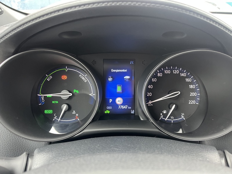 Toyota C-HR vaihtoauto