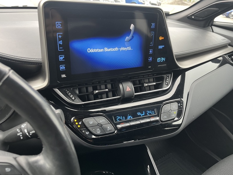 Toyota C-HR vaihtoauto