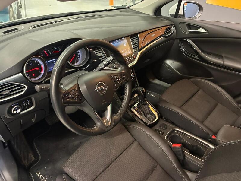 Opel Astra vaihtoauto