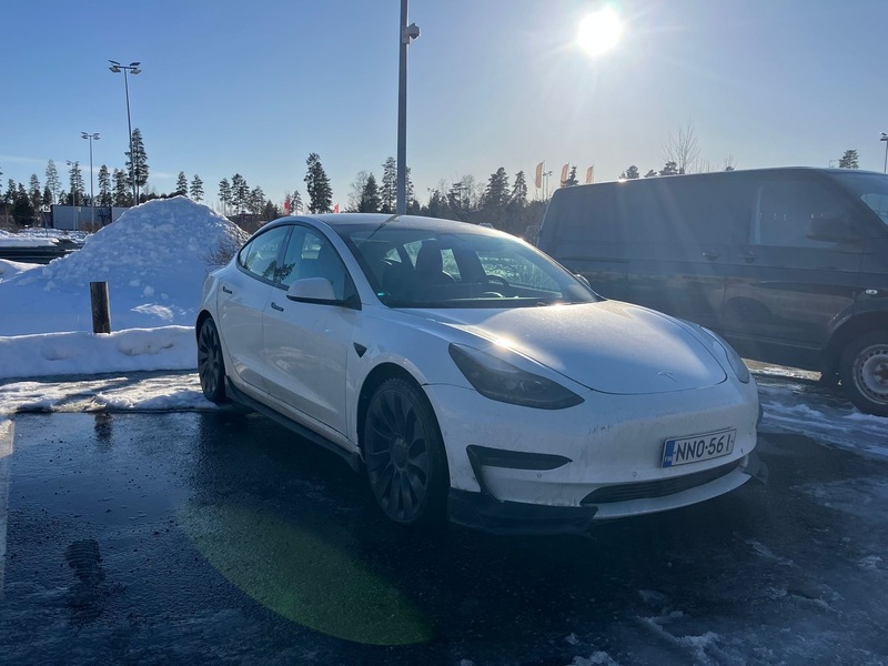 Tesla Model 3 vaihtoauto