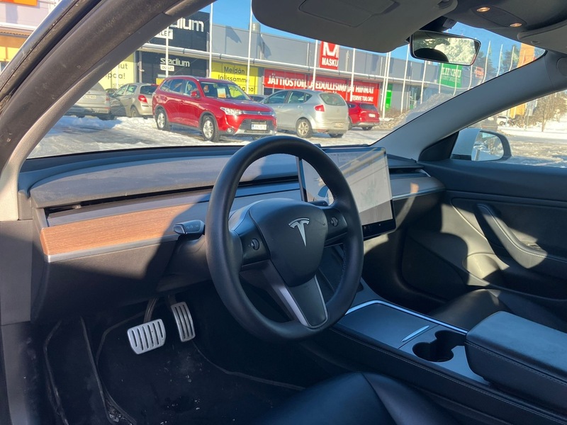 Tesla Model 3 vaihtoauto