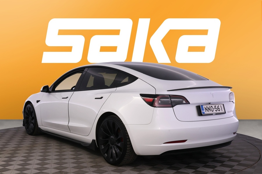 Tesla Model 3 vaihtoauto