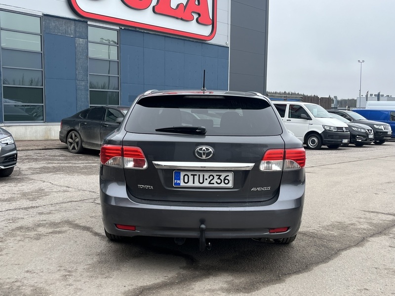 Toyota Avensis vaihtoauto