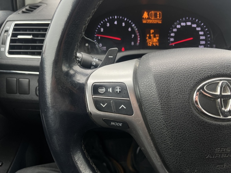 Toyota Avensis vaihtoauto