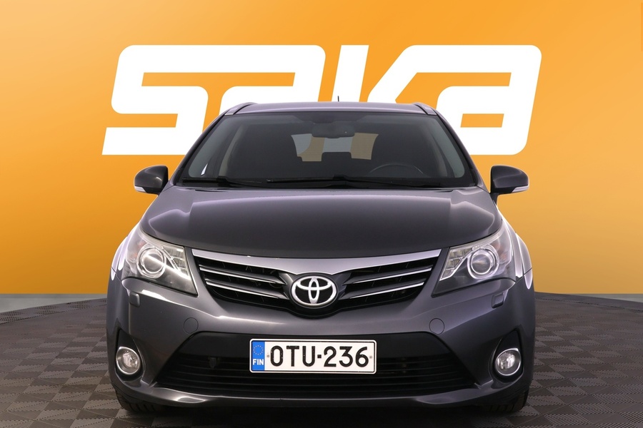 Toyota Avensis vaihtoauto
